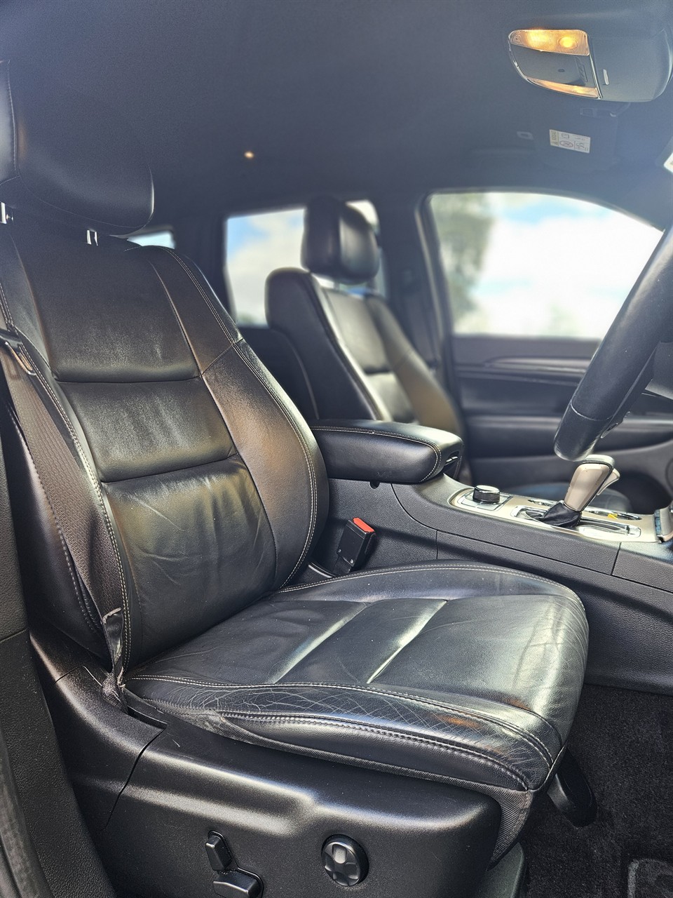 2017 Jeep GRAND CHEROKEE
