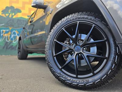2017 Jeep GRAND CHEROKEE - Thumbnail