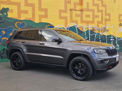 2017 Jeep GRAND CHEROKEE - Thumbnail