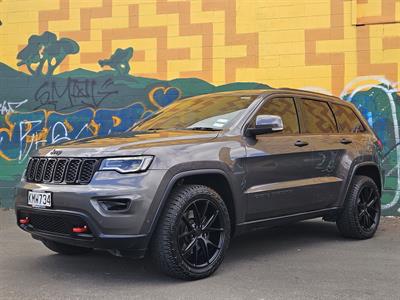 2017 Jeep GRAND CHEROKEE - Thumbnail