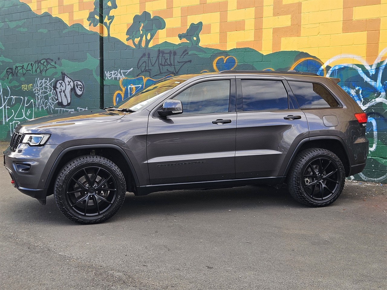 2017 Jeep GRAND CHEROKEE