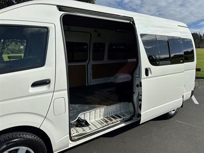 2013 Toyota Hiace - Thumbnail