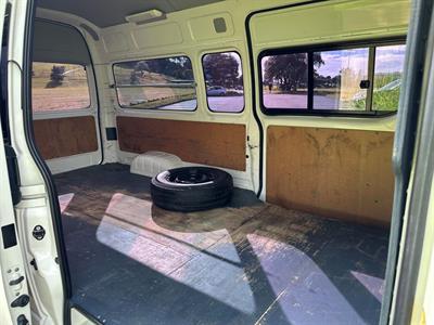 2013 Toyota Hiace - Thumbnail