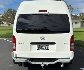 2013 Toyota Hiace - Thumbnail