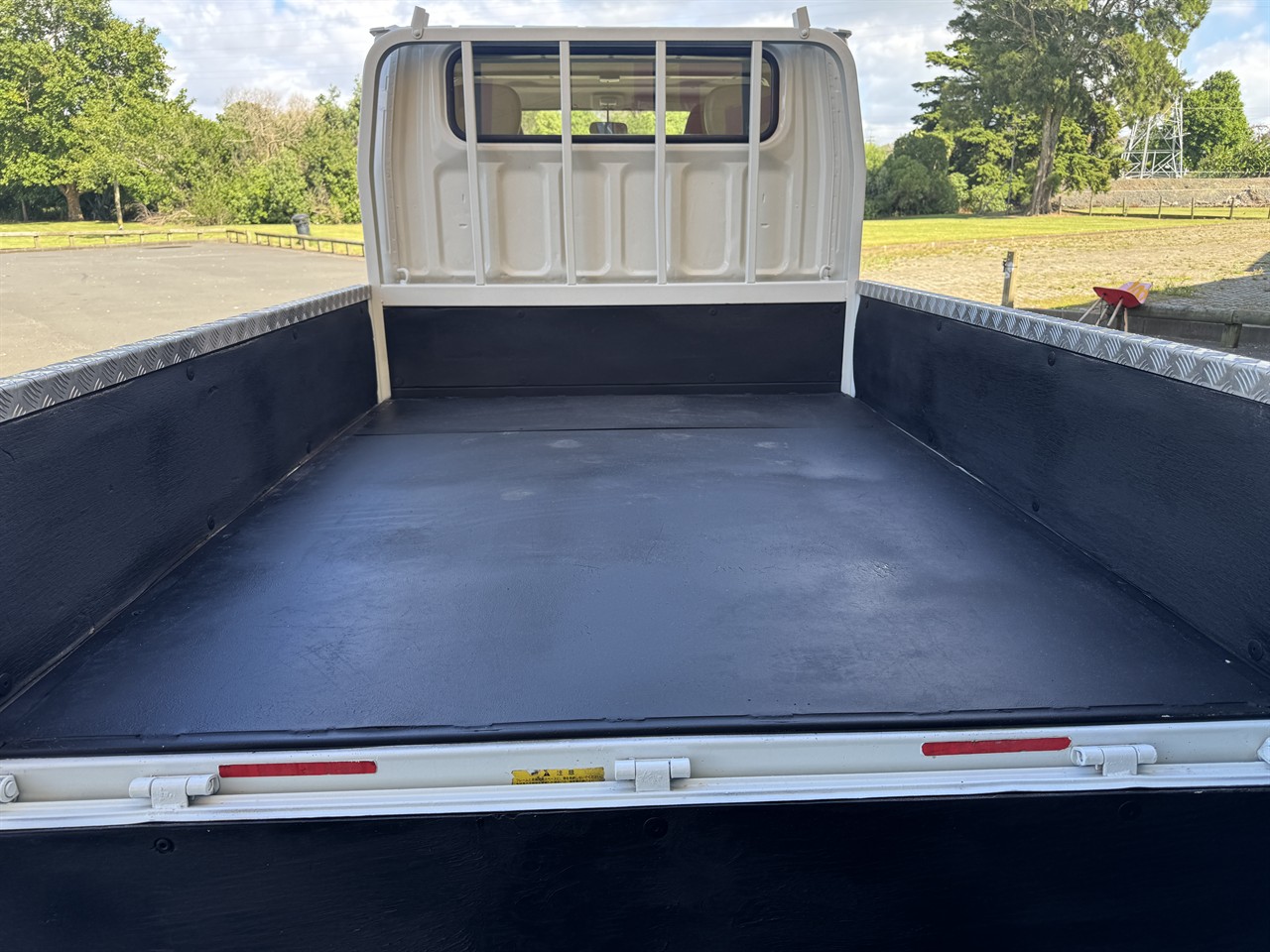 2015 Mitsubishi Canter