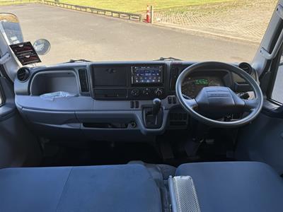 2015 Mitsubishi Canter - Thumbnail