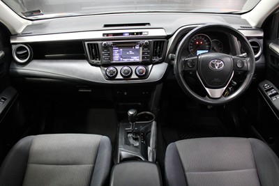 2017 Toyota RAV4 - Thumbnail