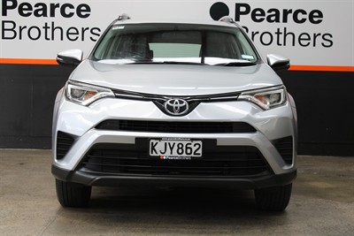 2017 Toyota RAV4 - Thumbnail