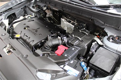 2010 Mitsubishi Rvr - Thumbnail