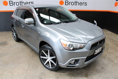 2010 Mitsubishi Rvr - Thumbnail