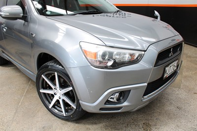 2010 Mitsubishi Rvr - Thumbnail