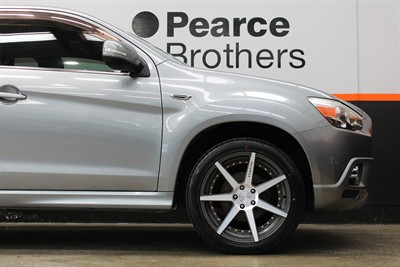 2010 Mitsubishi Rvr - Thumbnail