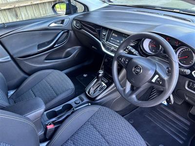 2017 Holden Astra - Thumbnail