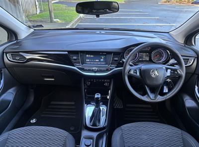 2017 Holden Astra - Thumbnail