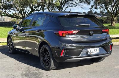 2017 Holden Astra - Thumbnail