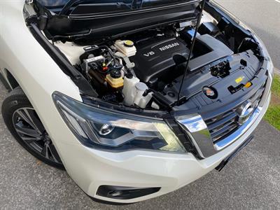 2018 Nissan Pathfinder - Thumbnail