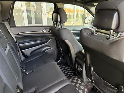 2017 Jeep GRAND CHEROKEE - Thumbnail