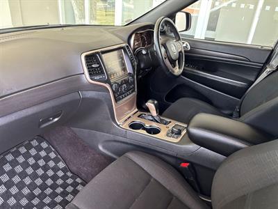 2017 Jeep GRAND CHEROKEE - Thumbnail