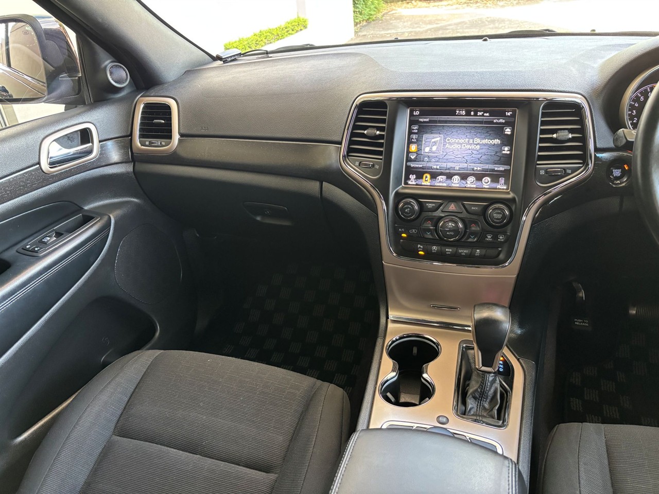 2017 Jeep GRAND CHEROKEE