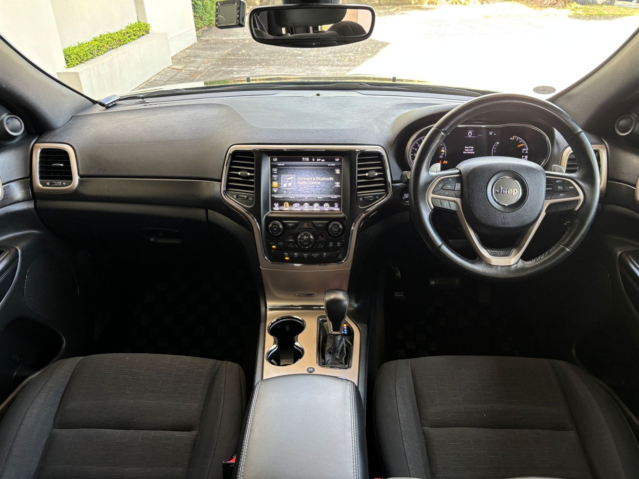 2017 Jeep GRAND CHEROKEE