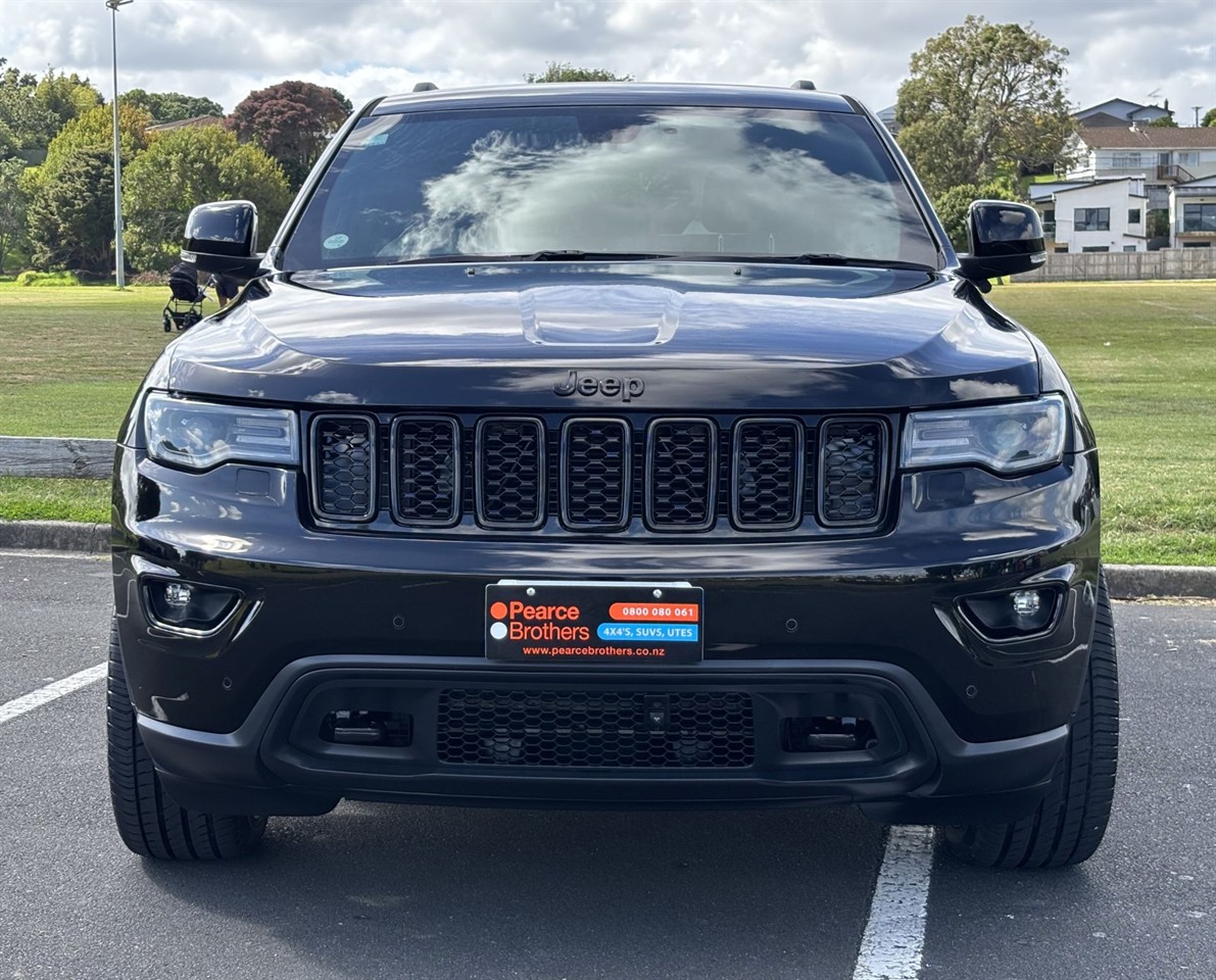 2017 Jeep GRAND CHEROKEE
