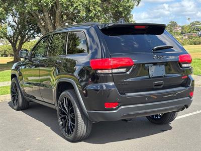 2017 Jeep GRAND CHEROKEE - Thumbnail