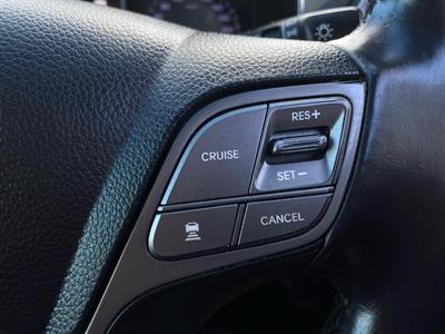 2017 Hyundai SANTA FE - Thumbnail