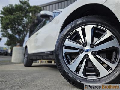 2018 Subaru Outback - Thumbnail