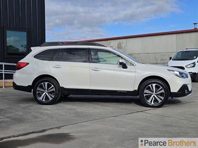 2018 Subaru Outback - Thumbnail