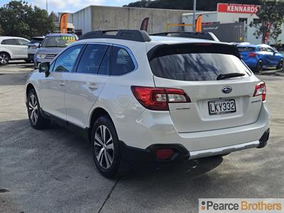 2018 Subaru Outback - Thumbnail