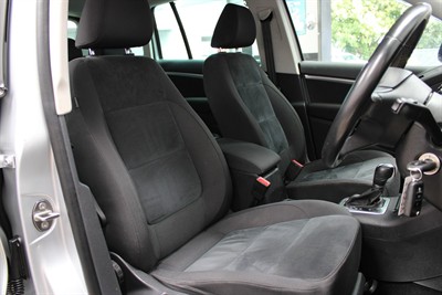 2011 Volkswagen TIGUAN - Thumbnail