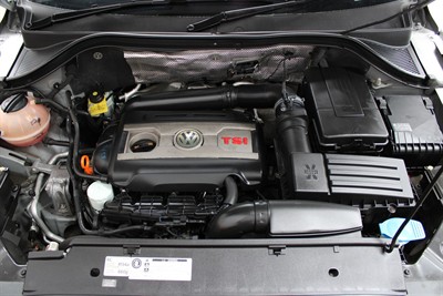2011 Volkswagen TIGUAN - Thumbnail
