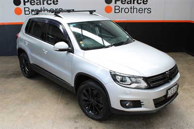 2011 Volkswagen TIGUAN - Thumbnail