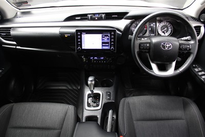 2022 Toyota Hilux - Thumbnail