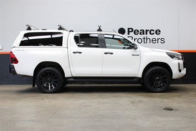 2022 Toyota Hilux - Thumbnail