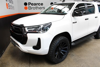 2022 Toyota Hilux - Thumbnail