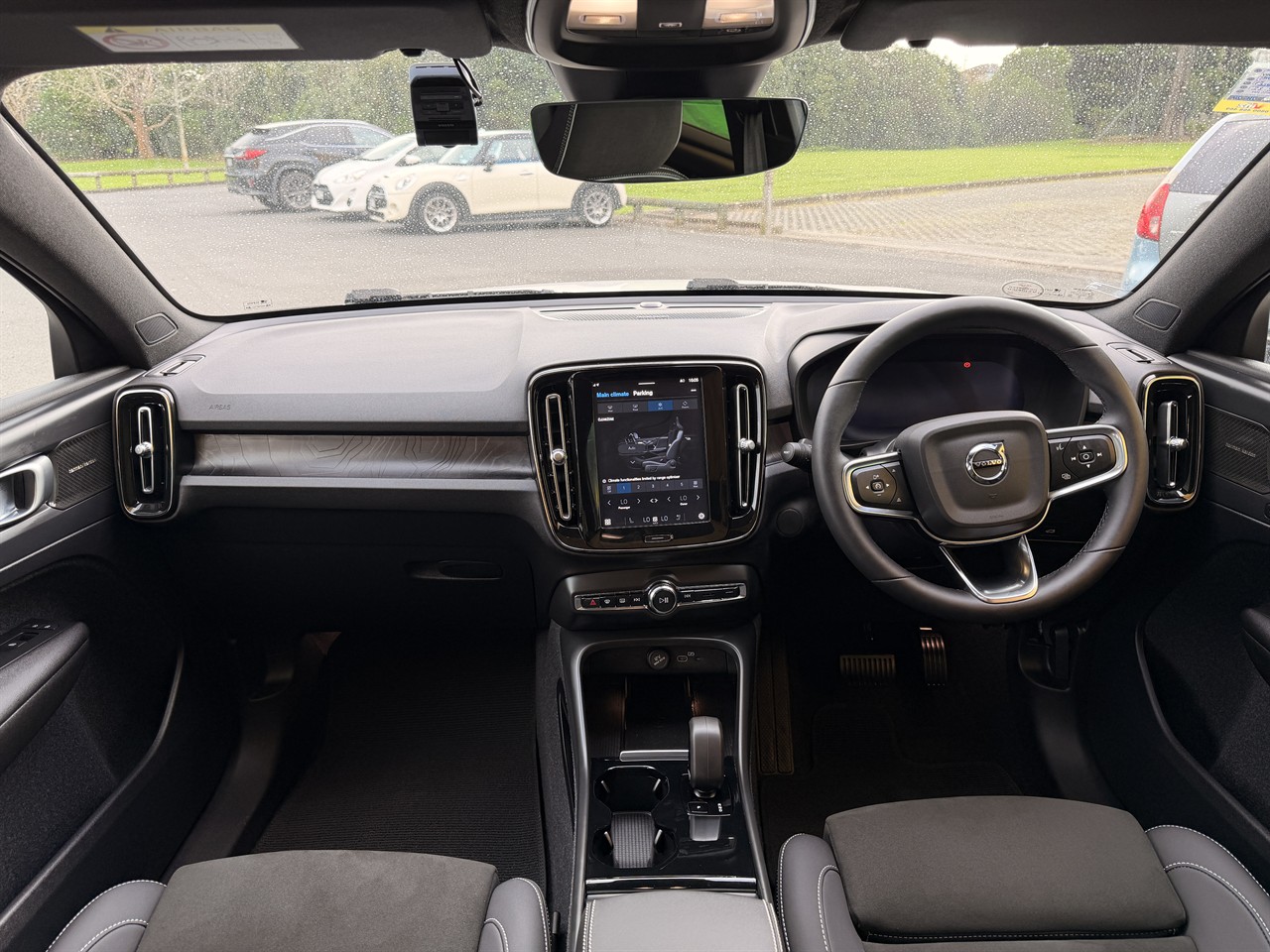 2023 Volvo C40