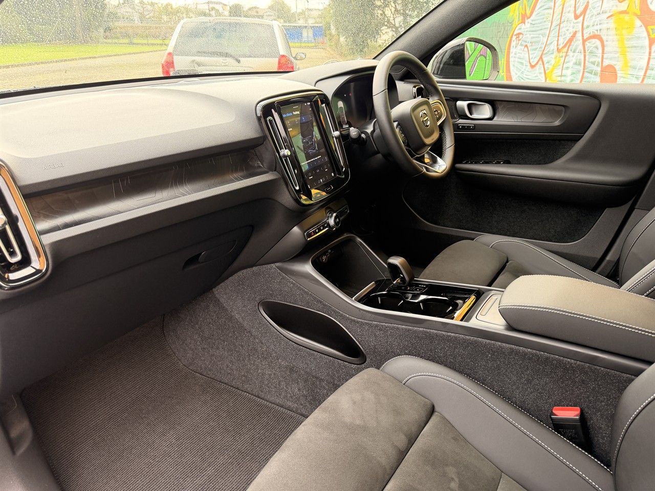 2023 Volvo C40