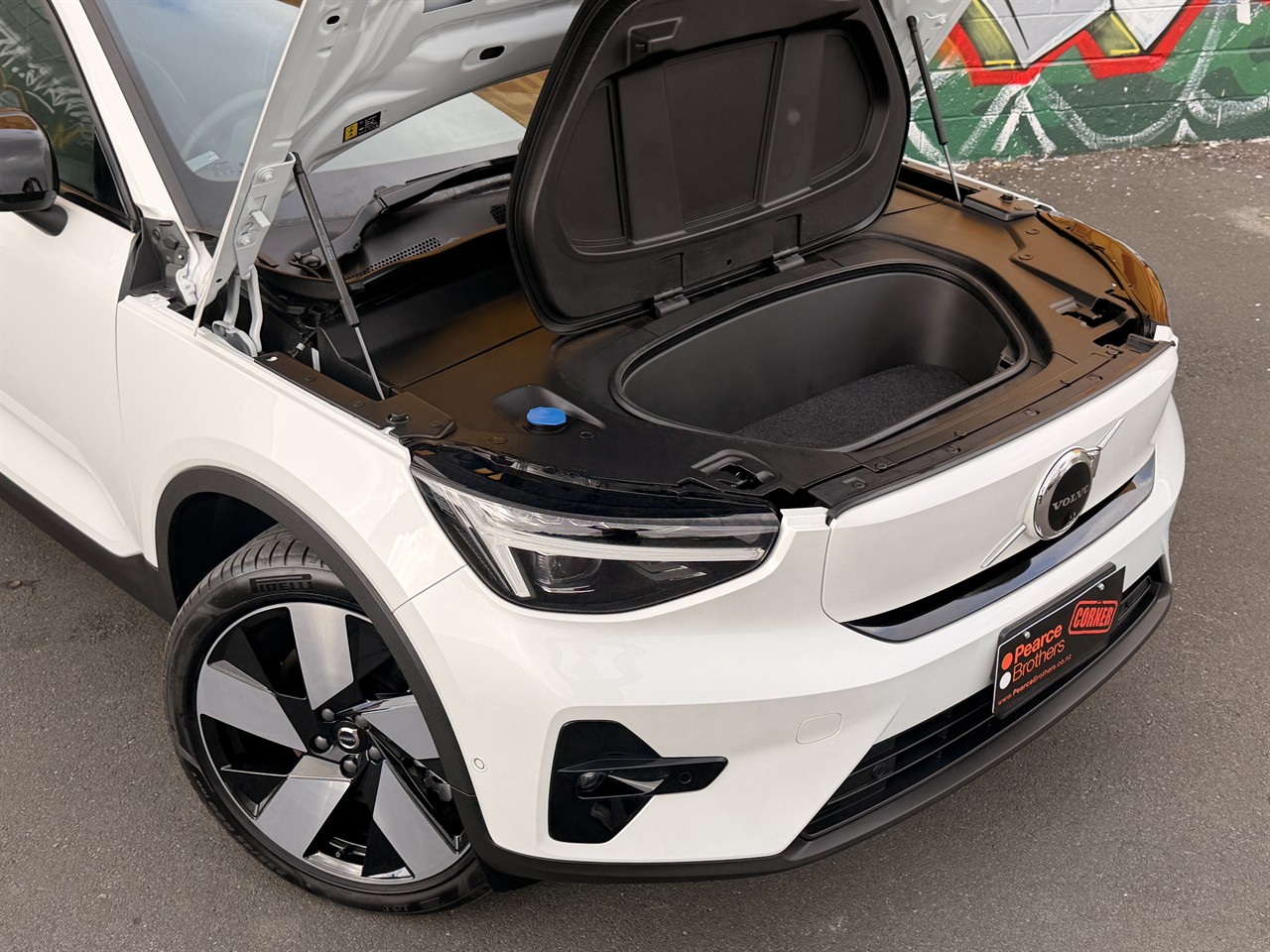 2023 Volvo C40