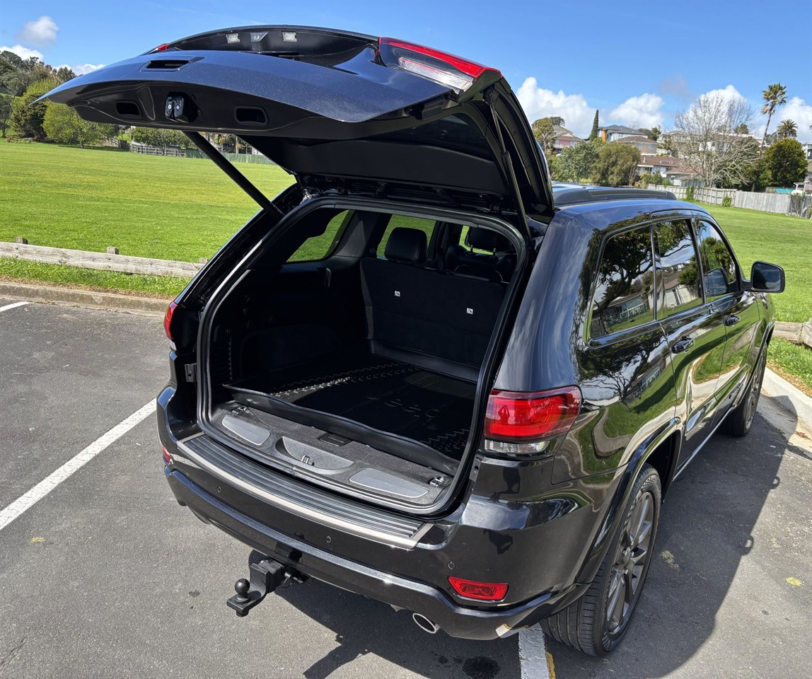 2016 Jeep GRAND CHEROKEE