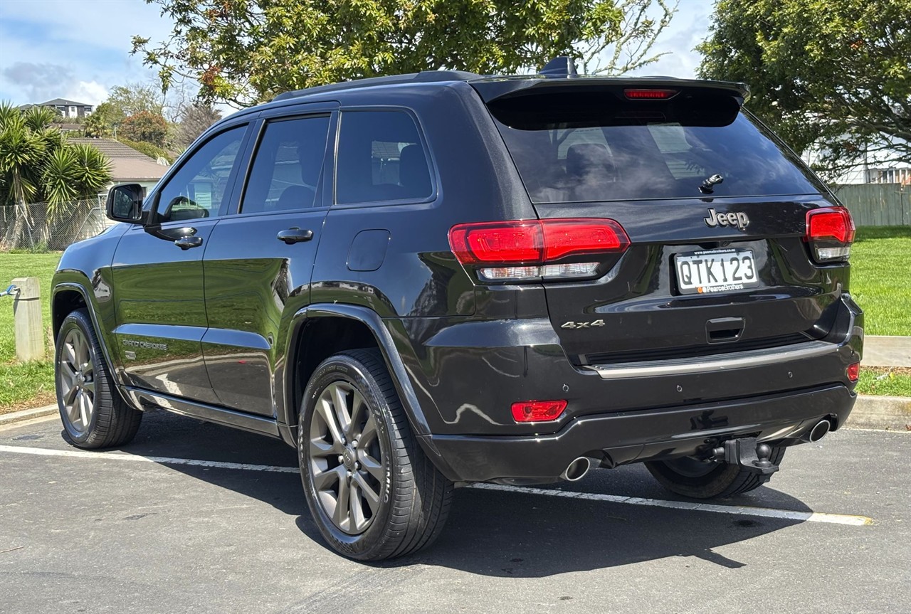 2016 Jeep GRAND CHEROKEE