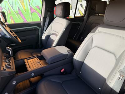 2023 Land Rover DEFENDER - Thumbnail