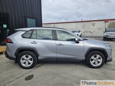 2019 Toyota RAV4 - Thumbnail