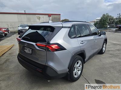 2019 Toyota RAV4 - Thumbnail