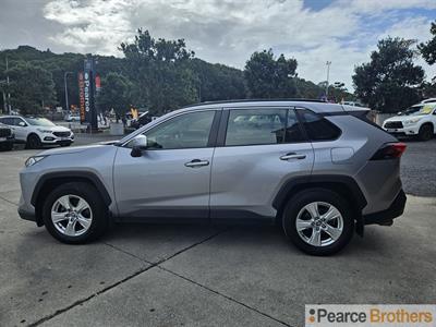 2019 Toyota RAV4 - Thumbnail