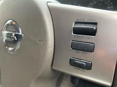 2010 Nissan Navara - Thumbnail