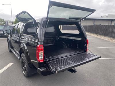 2010 Nissan Navara - Thumbnail