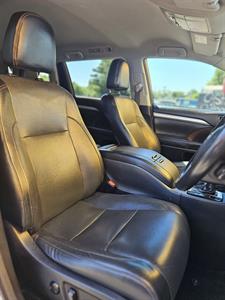 2017 Toyota Highlander - Thumbnail