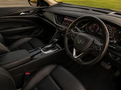 2018 Holden Commodore - Thumbnail