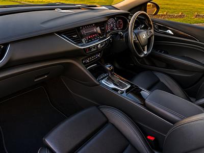 2018 Holden Commodore - Thumbnail